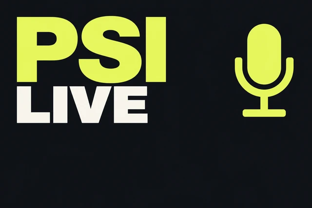 Gul PSI-text, vit LIVE-text och en gul mikrofonsymbol på svart bakgrund
